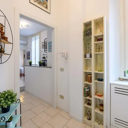 Apartamento Garibaldi, 81 - Brera Base *